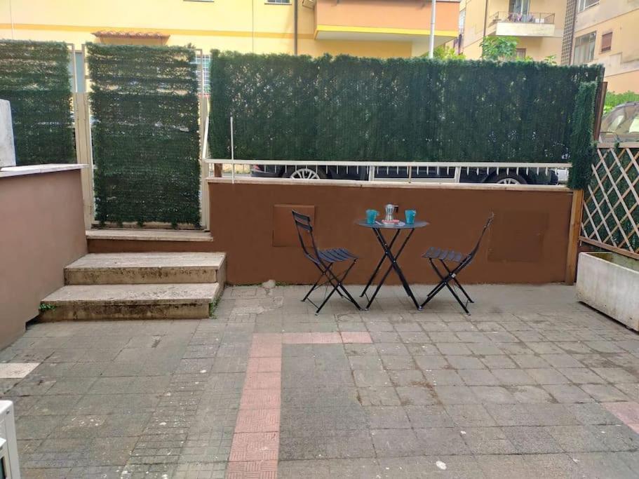 Gemelli Holidays -2 Easy Lofts, Groundfloor With Courtyard, Mezzanine Bedroom, Baby & Pet Friendly, Near Monte Mario Station Connecting To Center In 20 Minutes, 2 Steps From Bus, Groceries, Restaurants, Park, Cycle Path - Warm Guest Care In 4 Languag Экстерьер фото