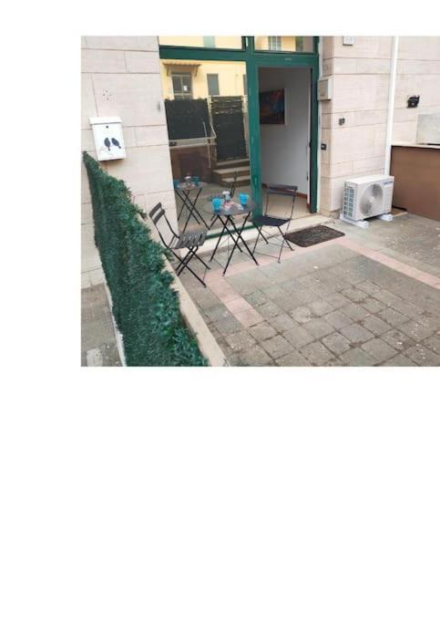 Gemelli Holidays -2 Easy Lofts, Groundfloor With Courtyard, Mezzanine Bedroom, Baby & Pet Friendly, Near Monte Mario Station Connecting To Center In 20 Minutes, 2 Steps From Bus, Groceries, Restaurants, Park, Cycle Path - Warm Guest Care In 4 Languag Экстерьер фото